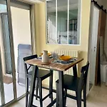 Avec Vue Sur Marina Et - 2 Adultes Et 1 Enfant Maximum Apartament