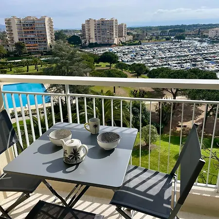 Avec Vue Sur Marina Et - 2 Adultes Et 1 Enfant Maximum Apartament